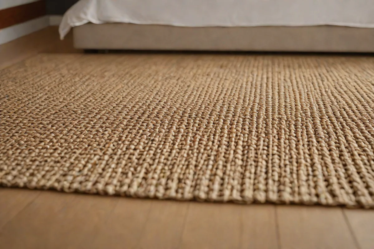 Natural Jute and Sisal Grounding Foundations - Inspiring Bedroom Ideas